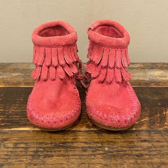 Minnetonka 4C - Picture 2 of 4